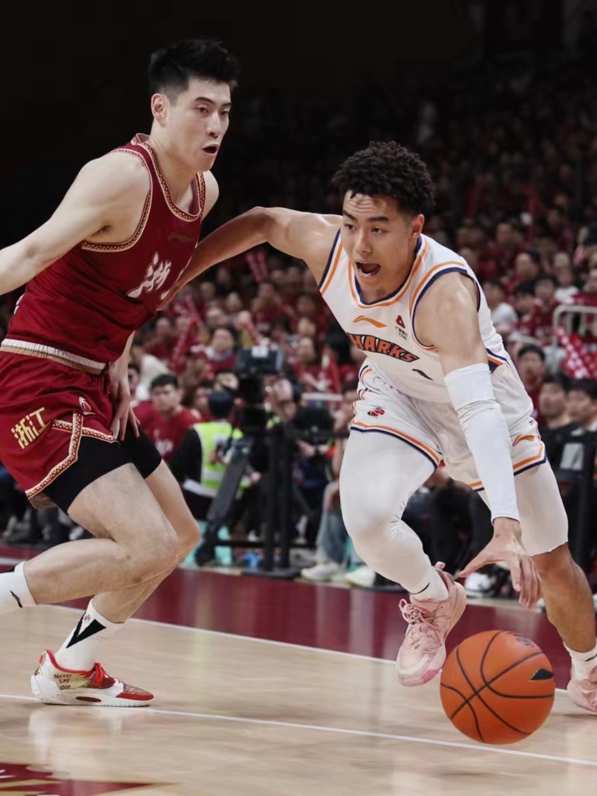 AYX游戏入口关于浙江队迎CBA常规赛关键赛,今晨手感冰凉,媒体盛赞,数据趋势出现新变化的信息