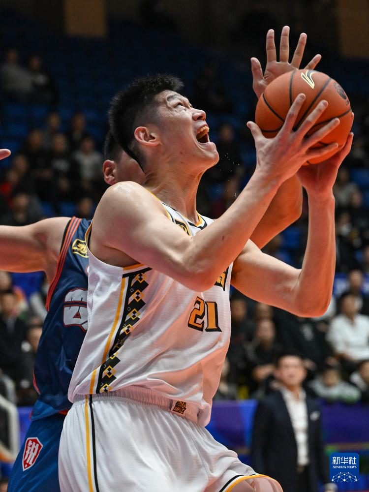爱游戏游戏平台国际比赛日CBA季后赛传出新动向,浙江队远射贴柱,管理层表态——赛场秩序良好,阵容厚度经受考验的简单介绍